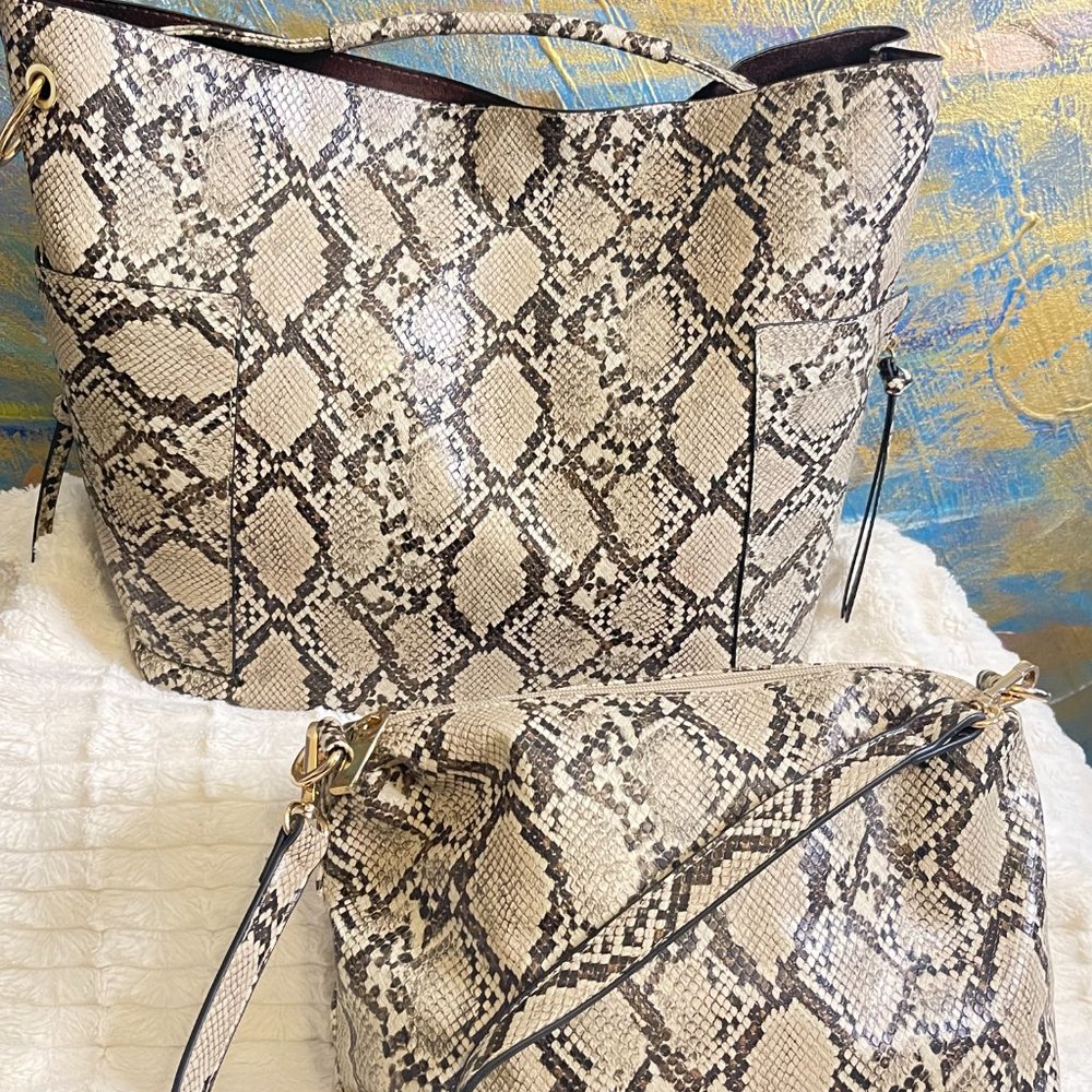 Hand Bags - Picture 5 of 16
